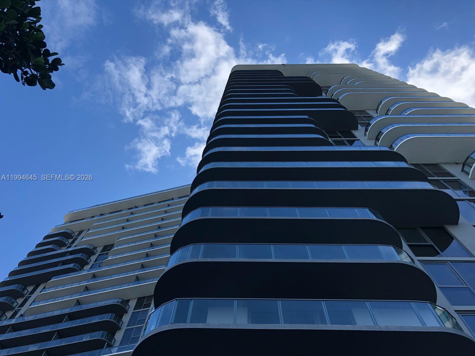 121 NE 34th St #1207, Miami FL 33137