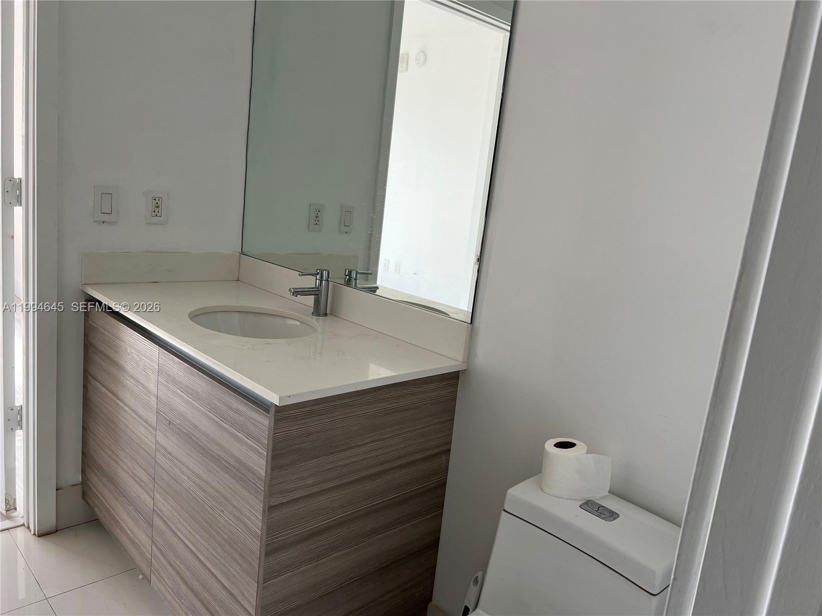 121 NE 34th St #1207, Miami FL 33137