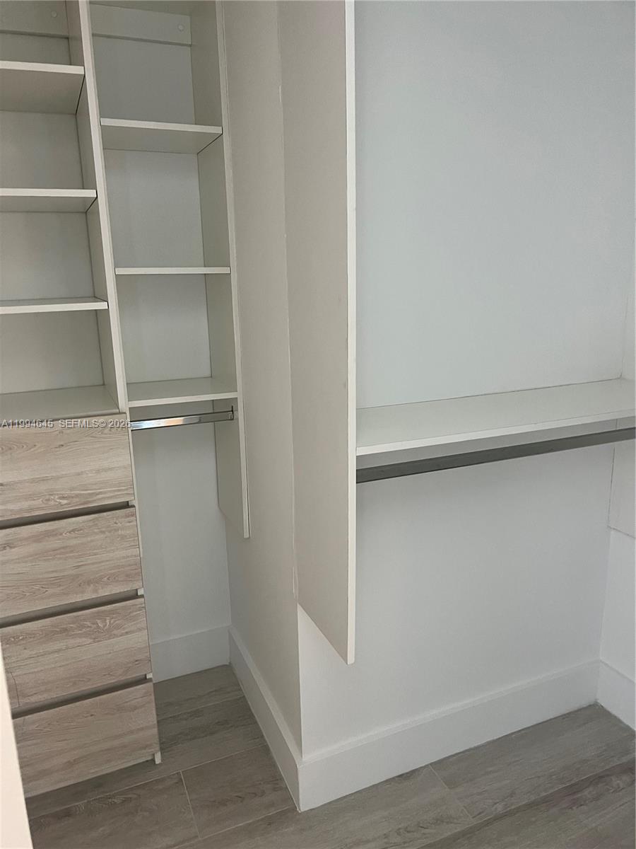 121 NE 34th St #1207, Miami FL 33137