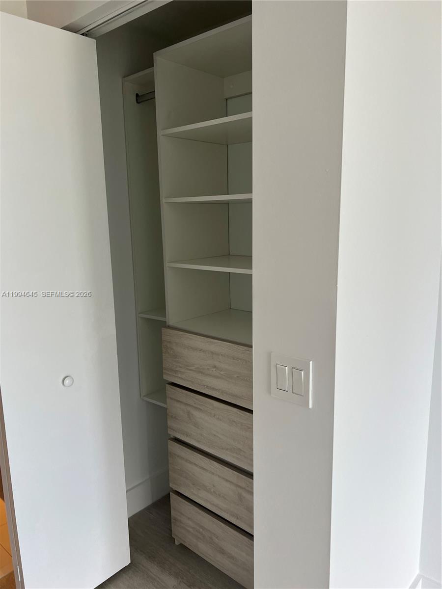 121 NE 34th St #1207, Miami FL 33137