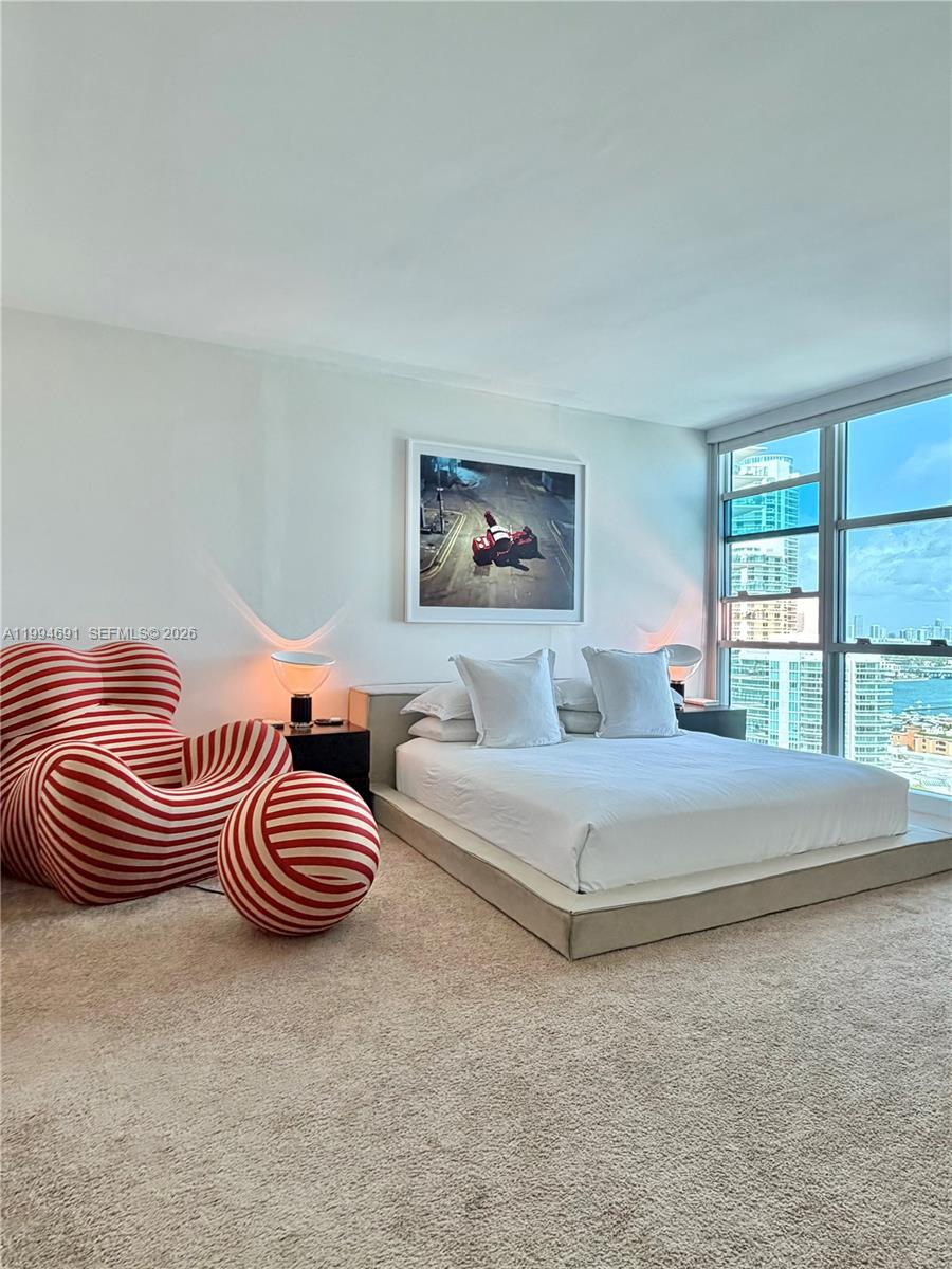 300 S Pointe Dr #2106, Miami Beach FL 33139