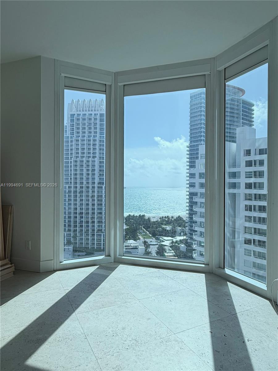 300 S Pointe Dr #2106, Miami Beach FL 33139