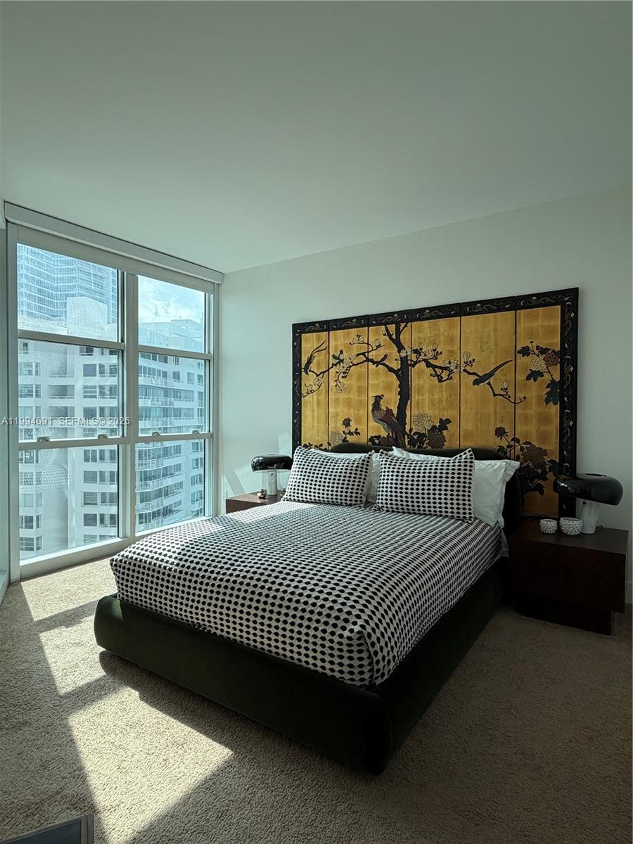 300 S Pointe Dr #2106, Miami Beach FL 33139