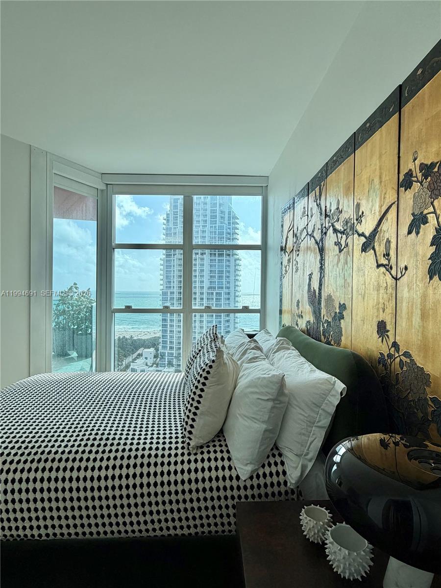 300 S Pointe Dr #2106, Miami Beach FL 33139