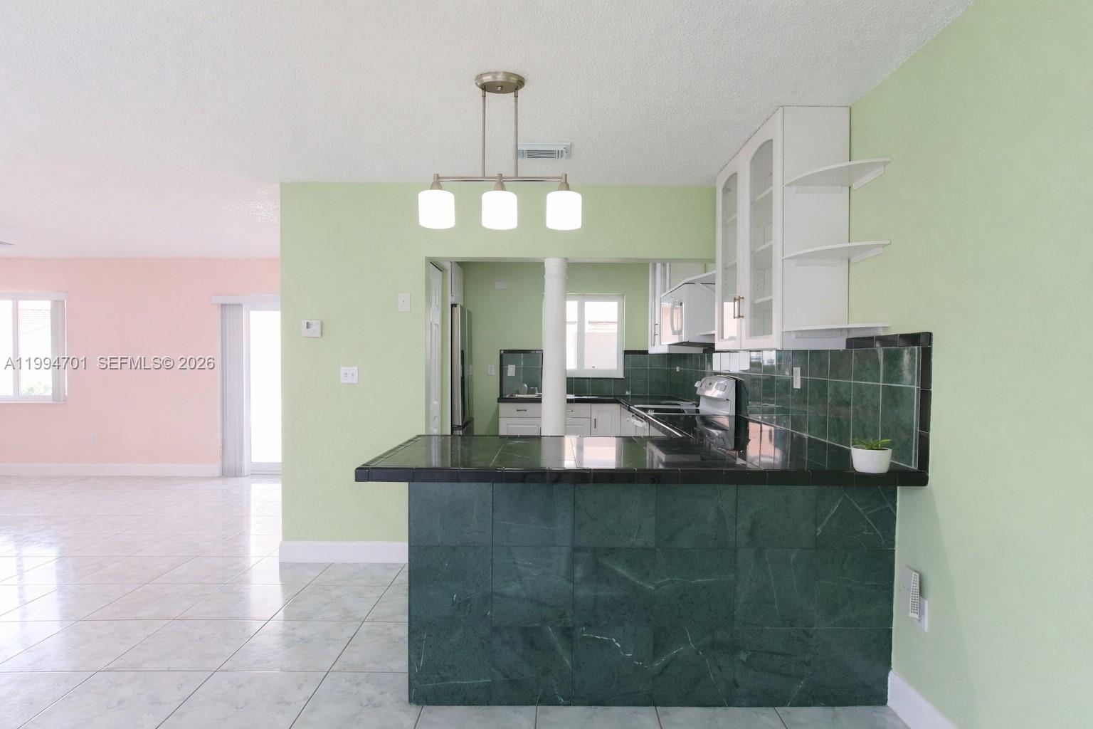 601 SW 116th Ct, Sweetwater FL 33174