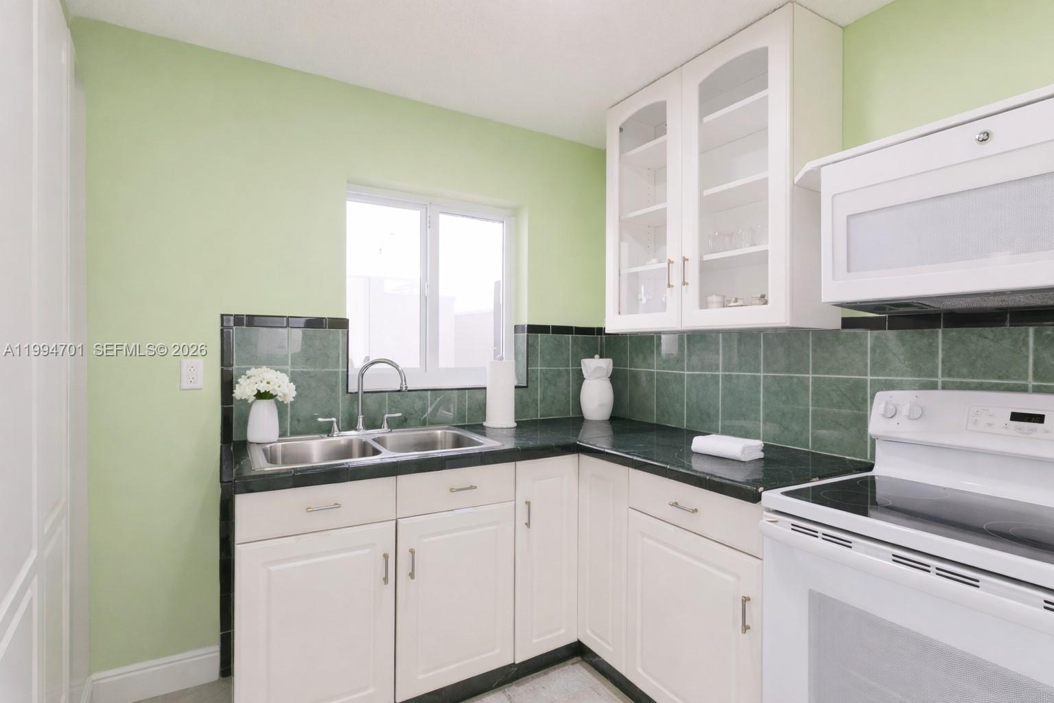 601 SW 116th Ct, Sweetwater FL 33174