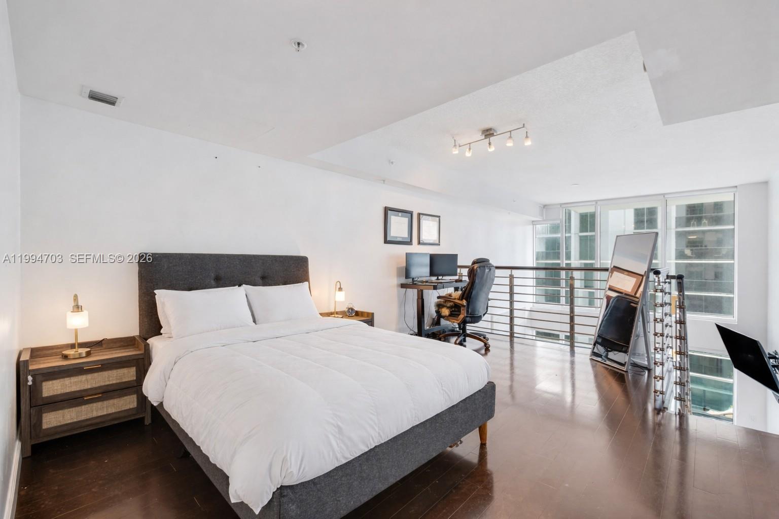 41 SE 5th St #1306, Miami FL 33131