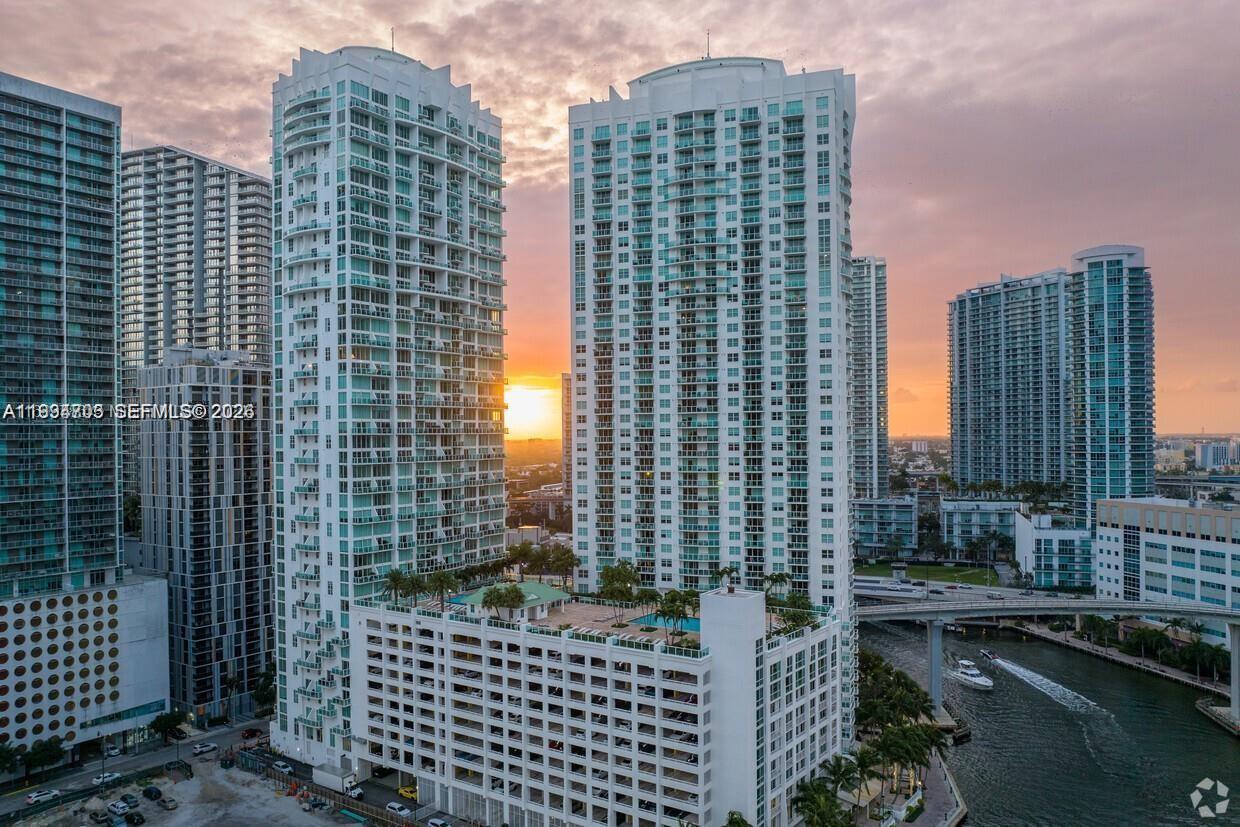 41 SE 5th St #1306, Miami FL 33131