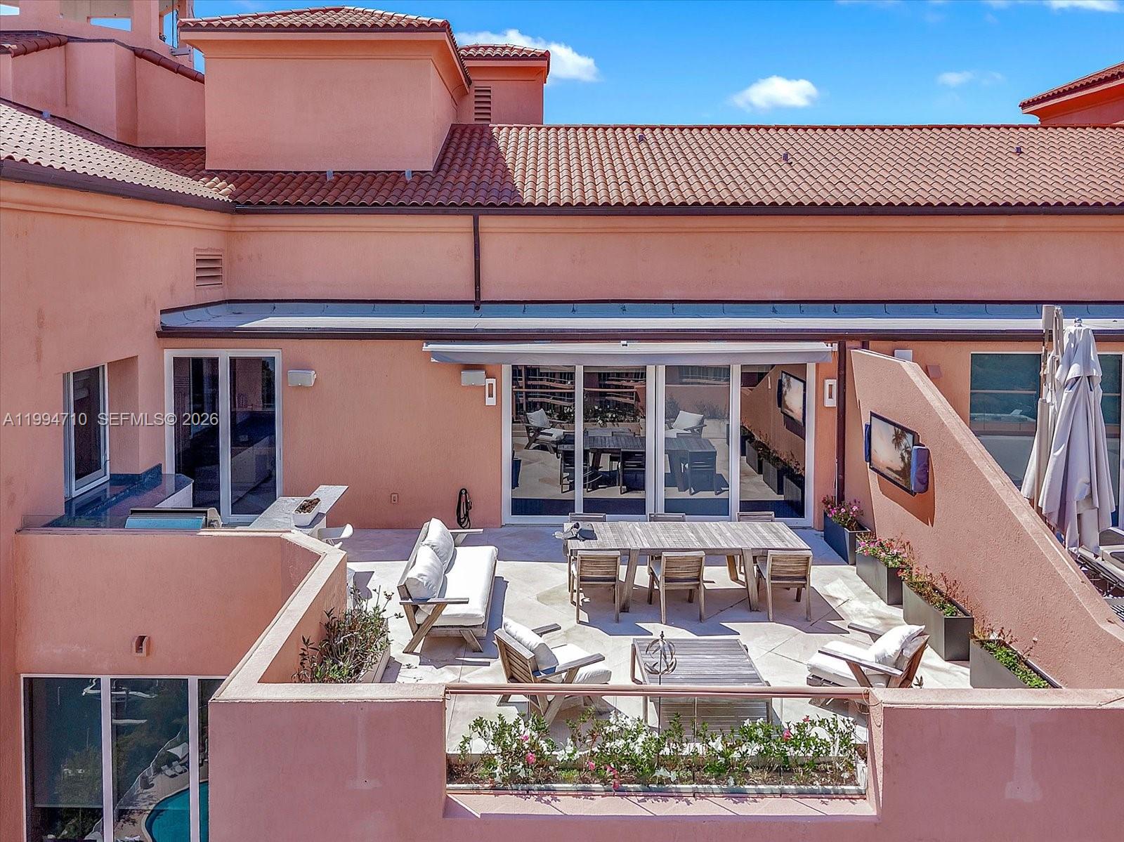 60 Edgewater Dr #TS-A, Coral Gables FL 33133