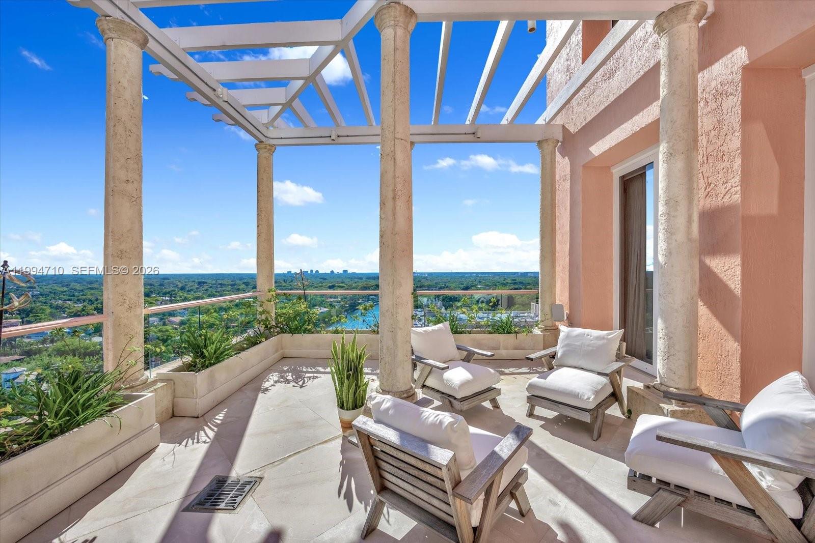 60 Edgewater Dr #TS-A, Coral Gables FL 33133