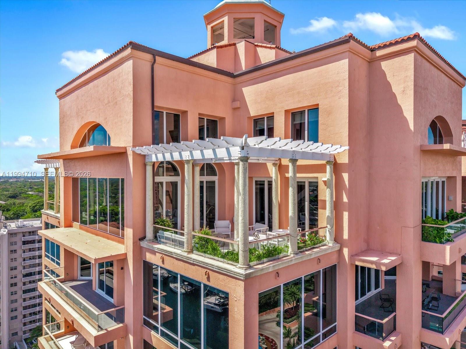 60 Edgewater Dr #TS-A, Coral Gables FL 33133