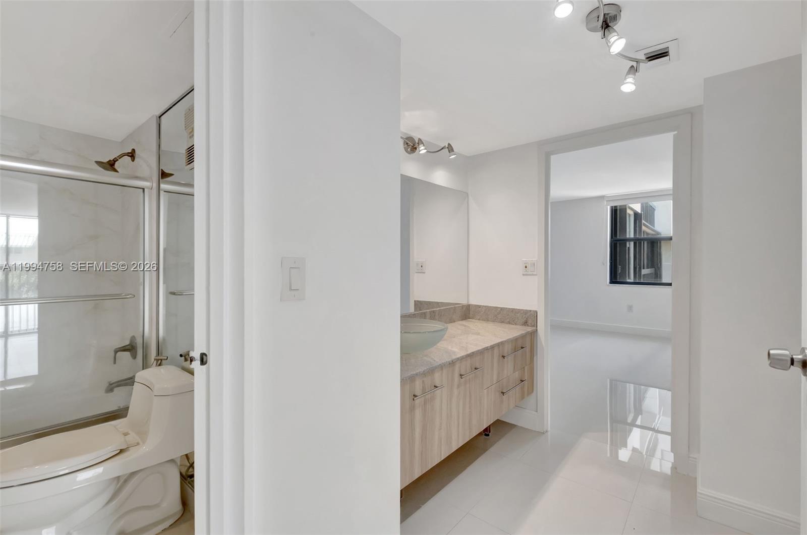 2333 Brickell Ave #305, Miami FL 33129