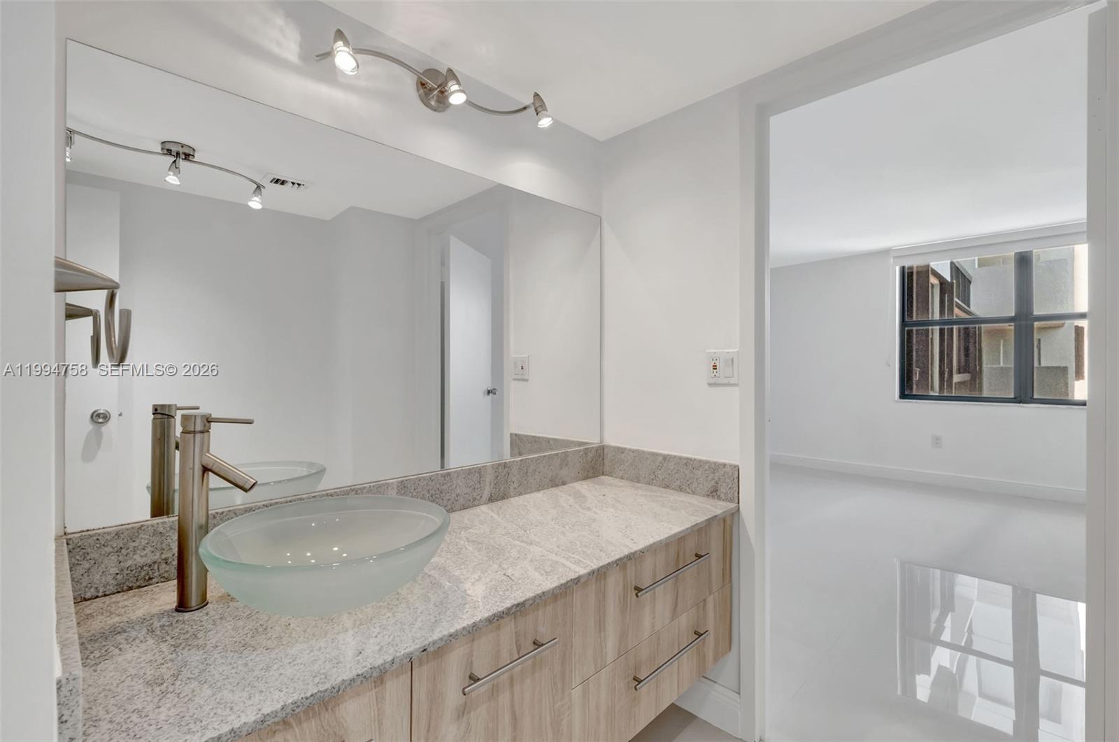 2333 Brickell Ave #305, Miami FL 33129