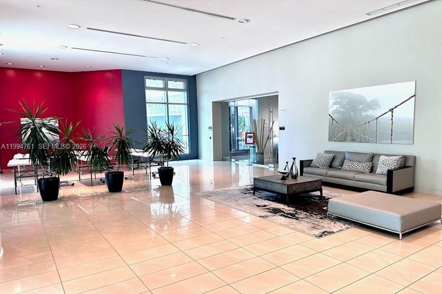300 S Biscayne Blvd #T-2012, Miami FL 33131