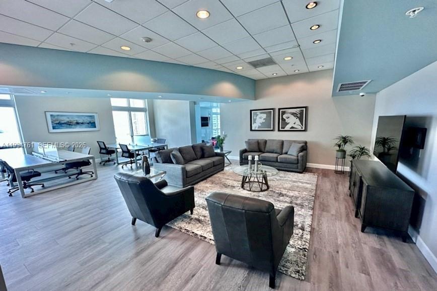 300 S Biscayne Blvd #T-2012, Miami FL 33131