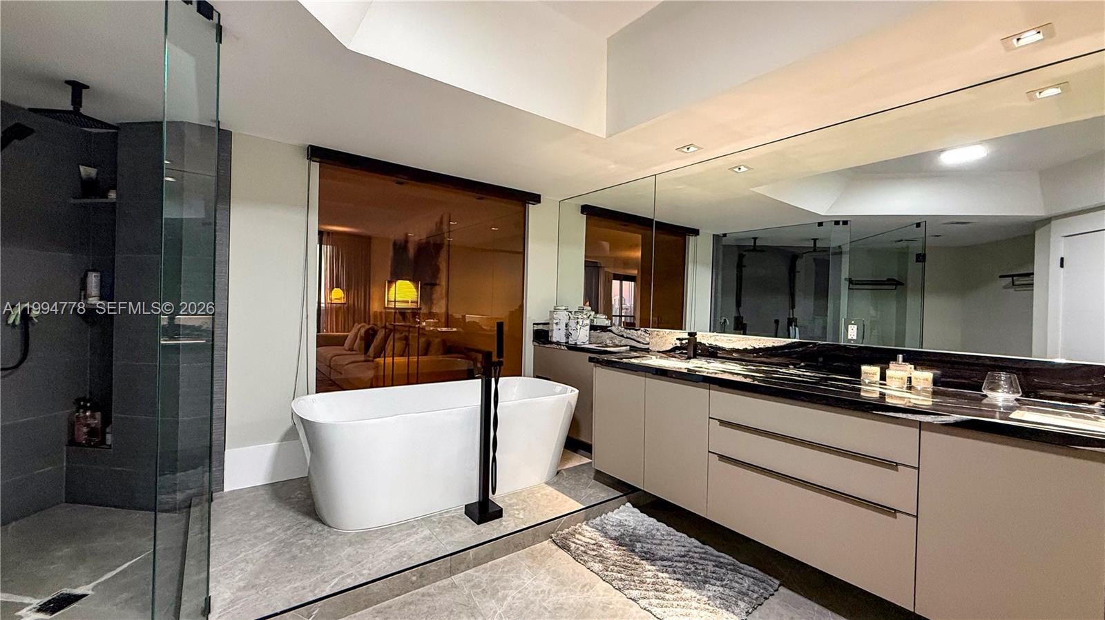 2000 Island Blvd #2404, Aventura FL 33160