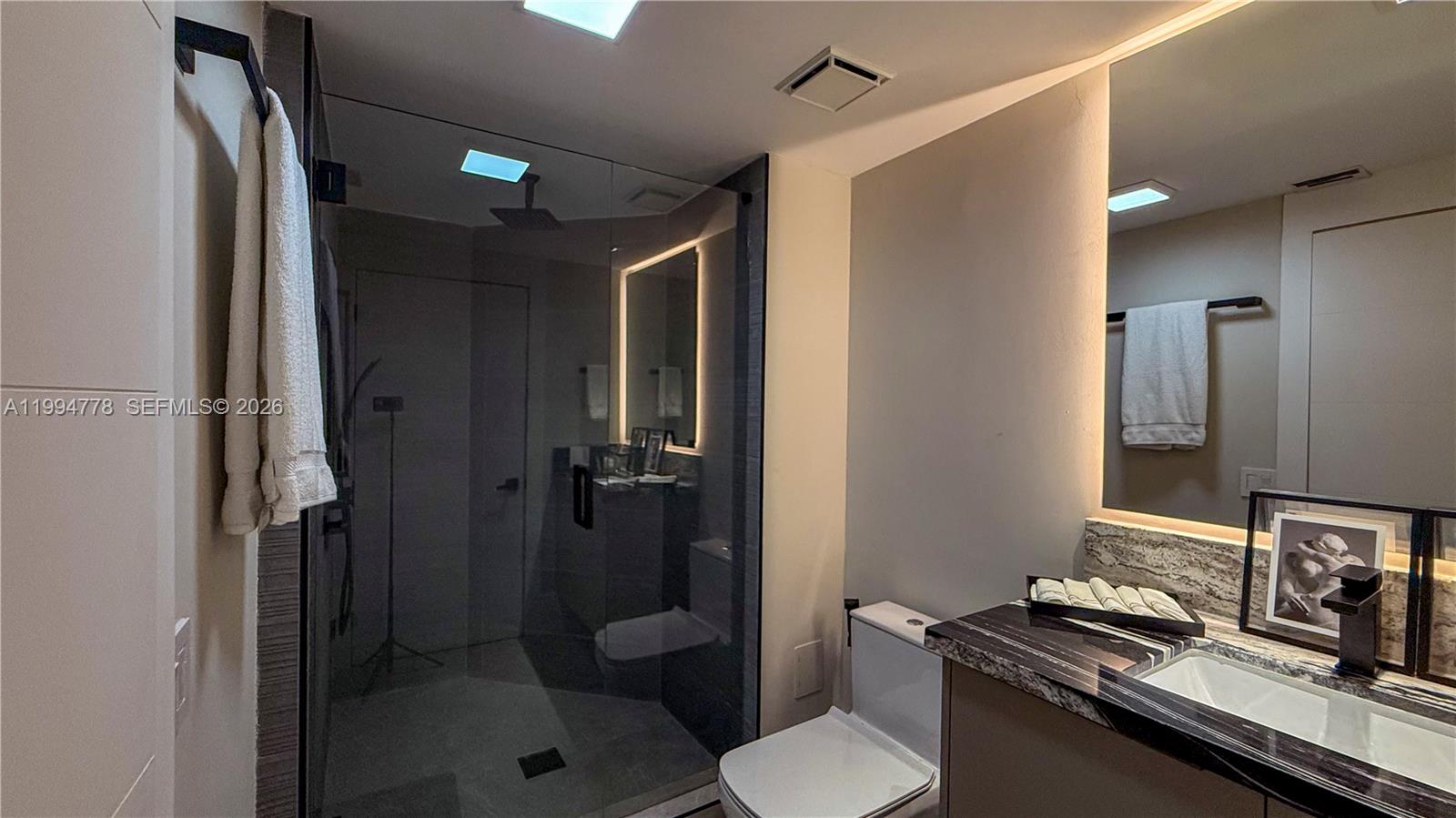 2000 Island Blvd #2404, Aventura FL 33160