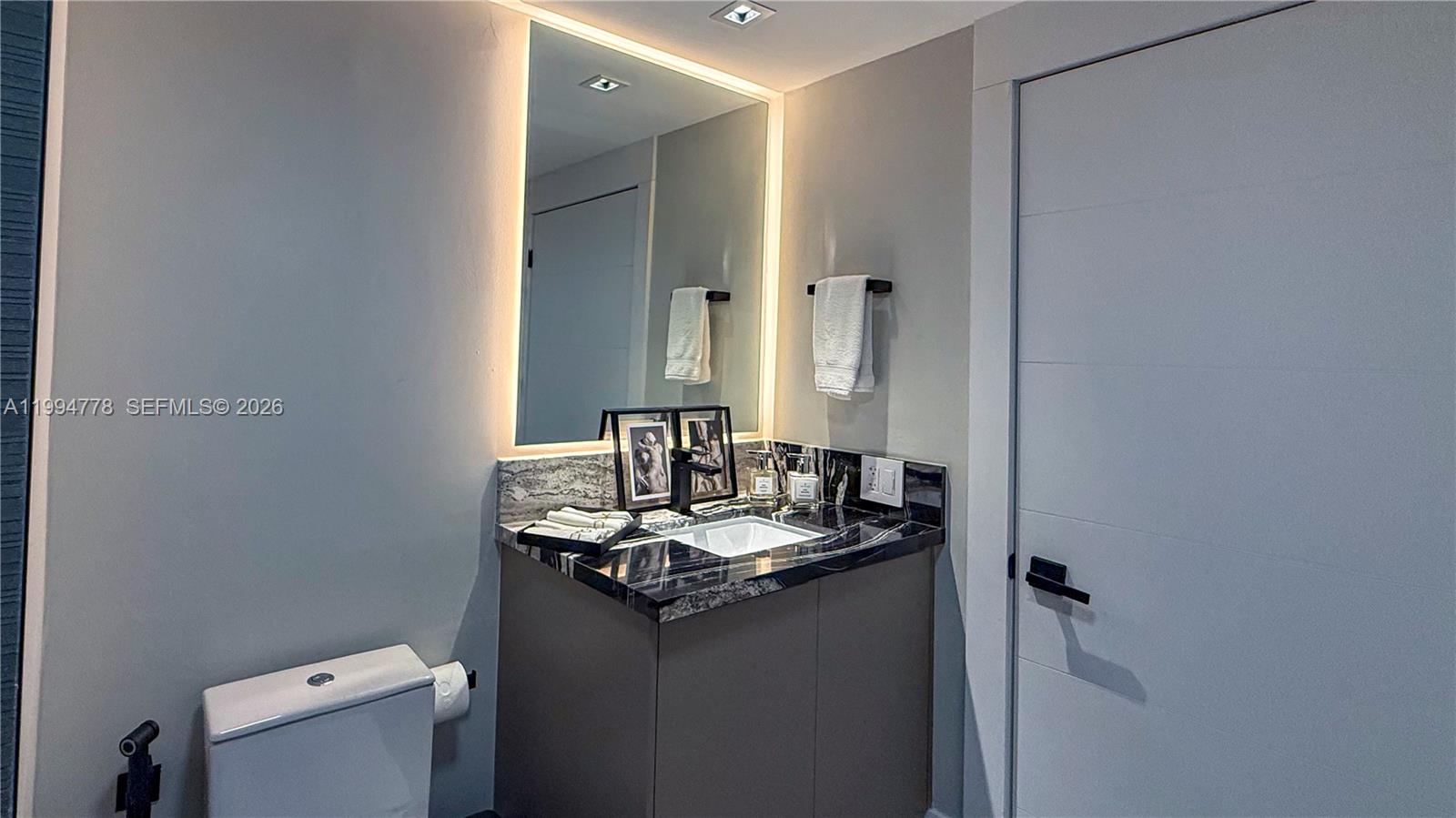 2000 Island Blvd #2404, Aventura FL 33160