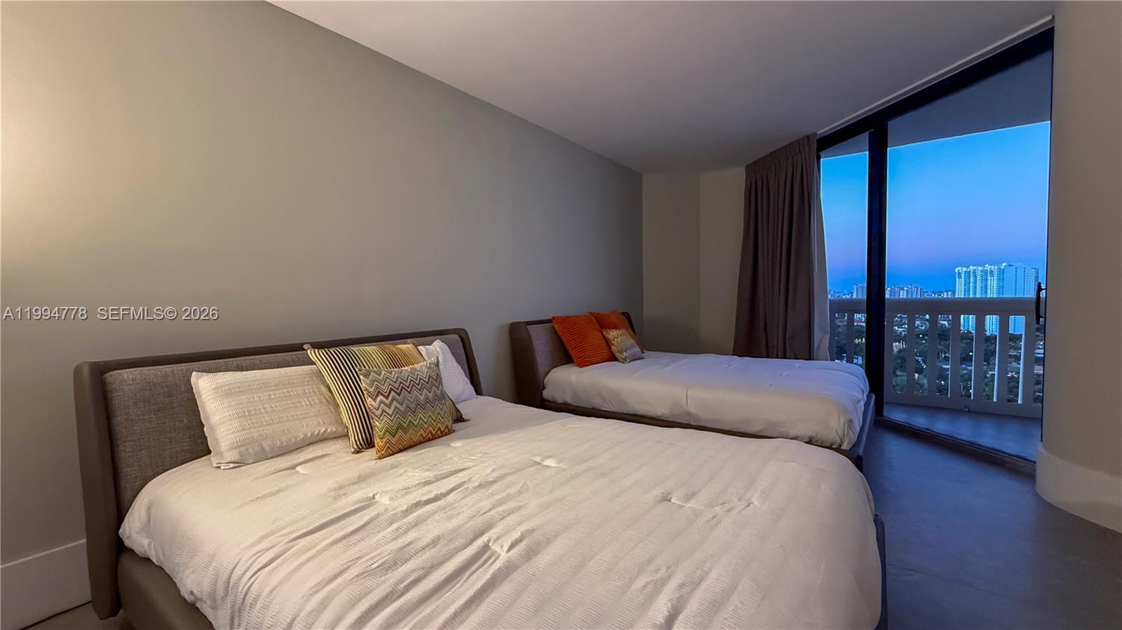 2000 Island Blvd #2404, Aventura FL 33160