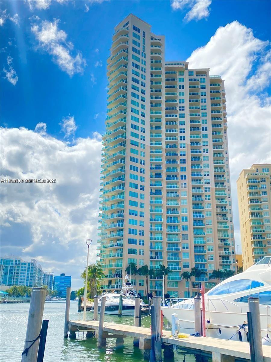 3330 NE 190th St #1412, Aventura FL 33180