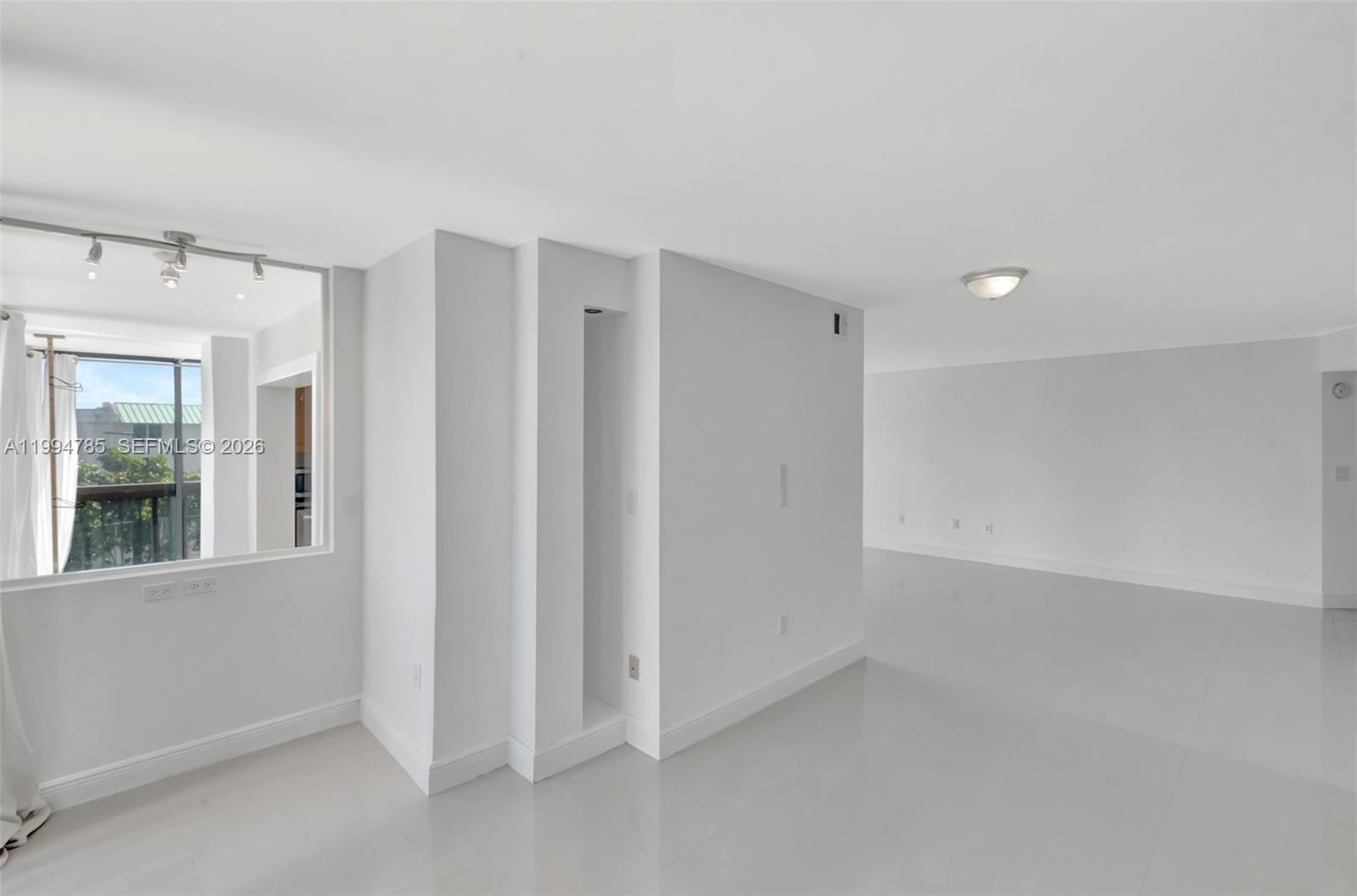 2333 Brickell Ave #305, Miami FL 33129