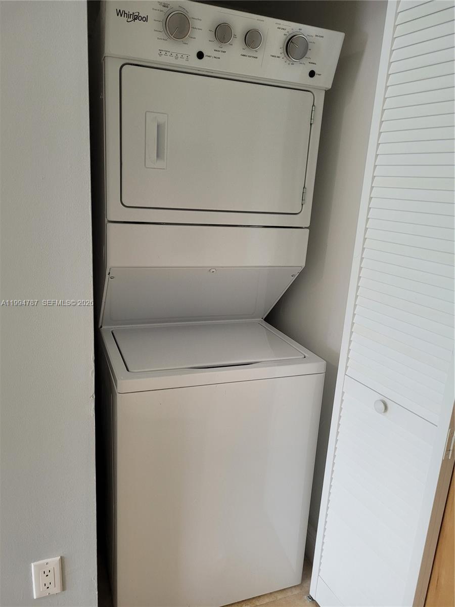 350 S Miami Ave #2714, Miami FL 33130