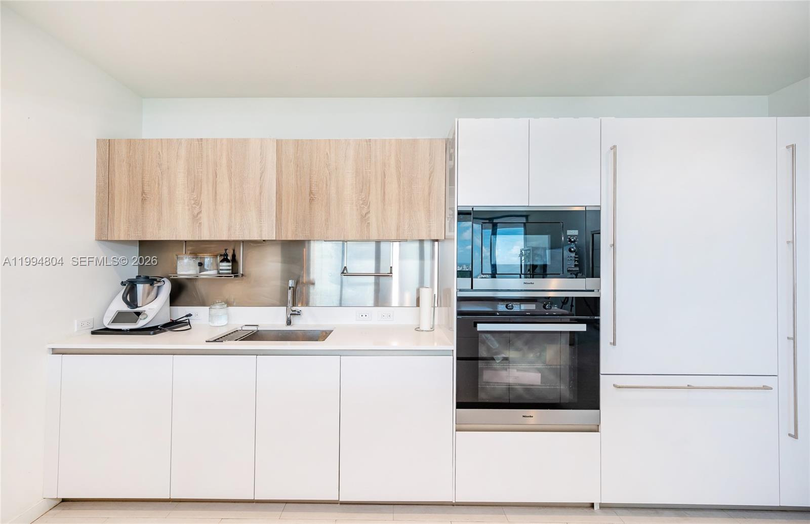 1000 Brickell Plz #PH5004, Miami FL 33131