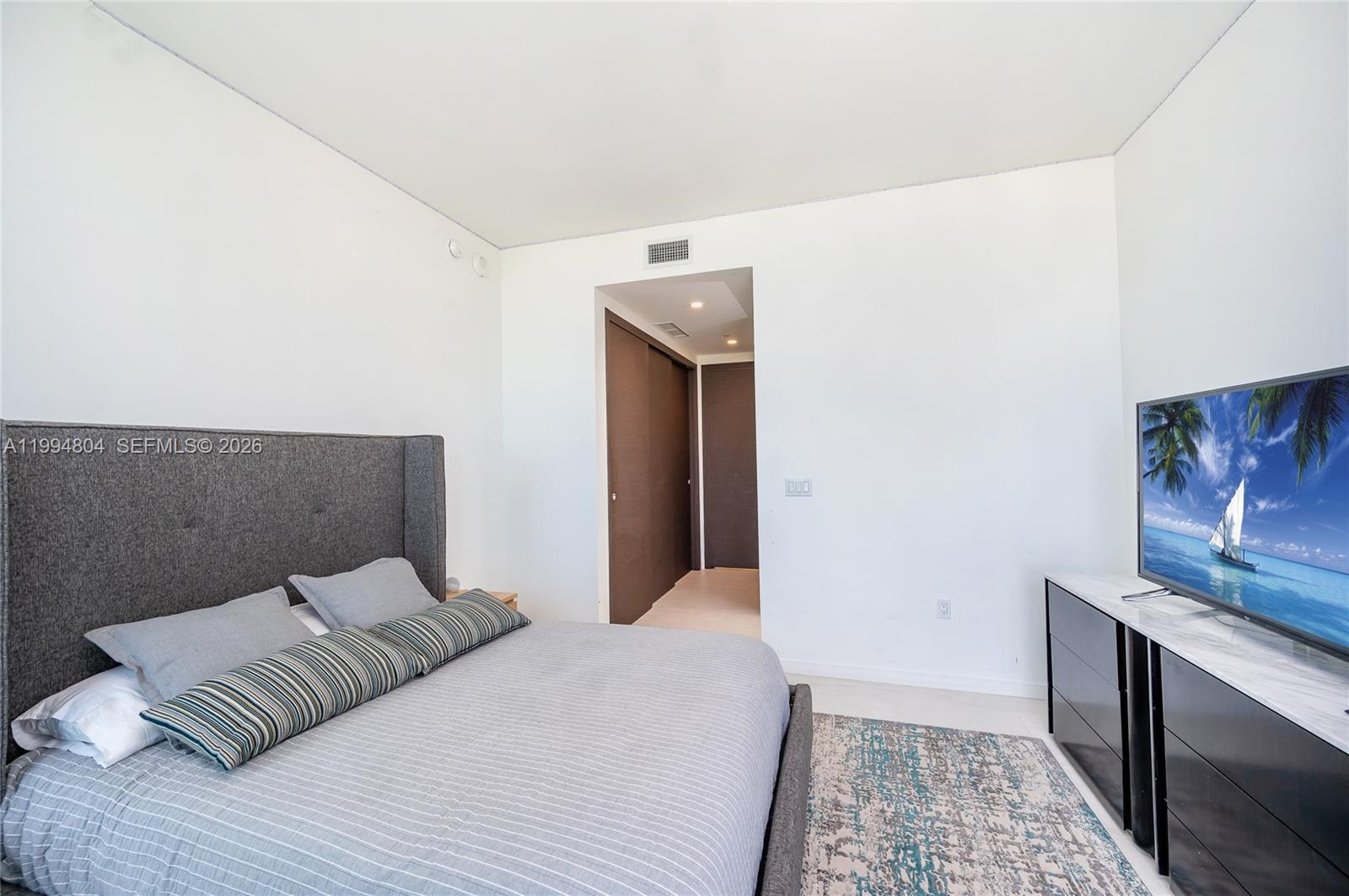 1000 Brickell Plz #PH5004, Miami FL 33131