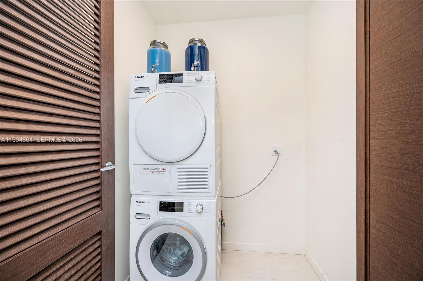 1000 Brickell Plz #PH5004, Miami FL 33131