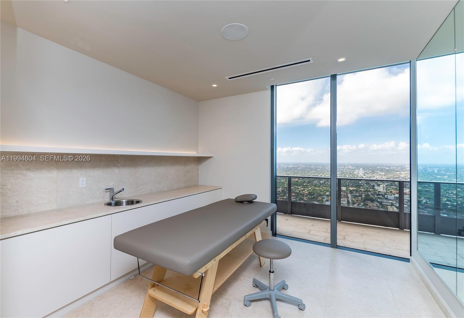 1000 Brickell Plz #PH5004, Miami FL 33131