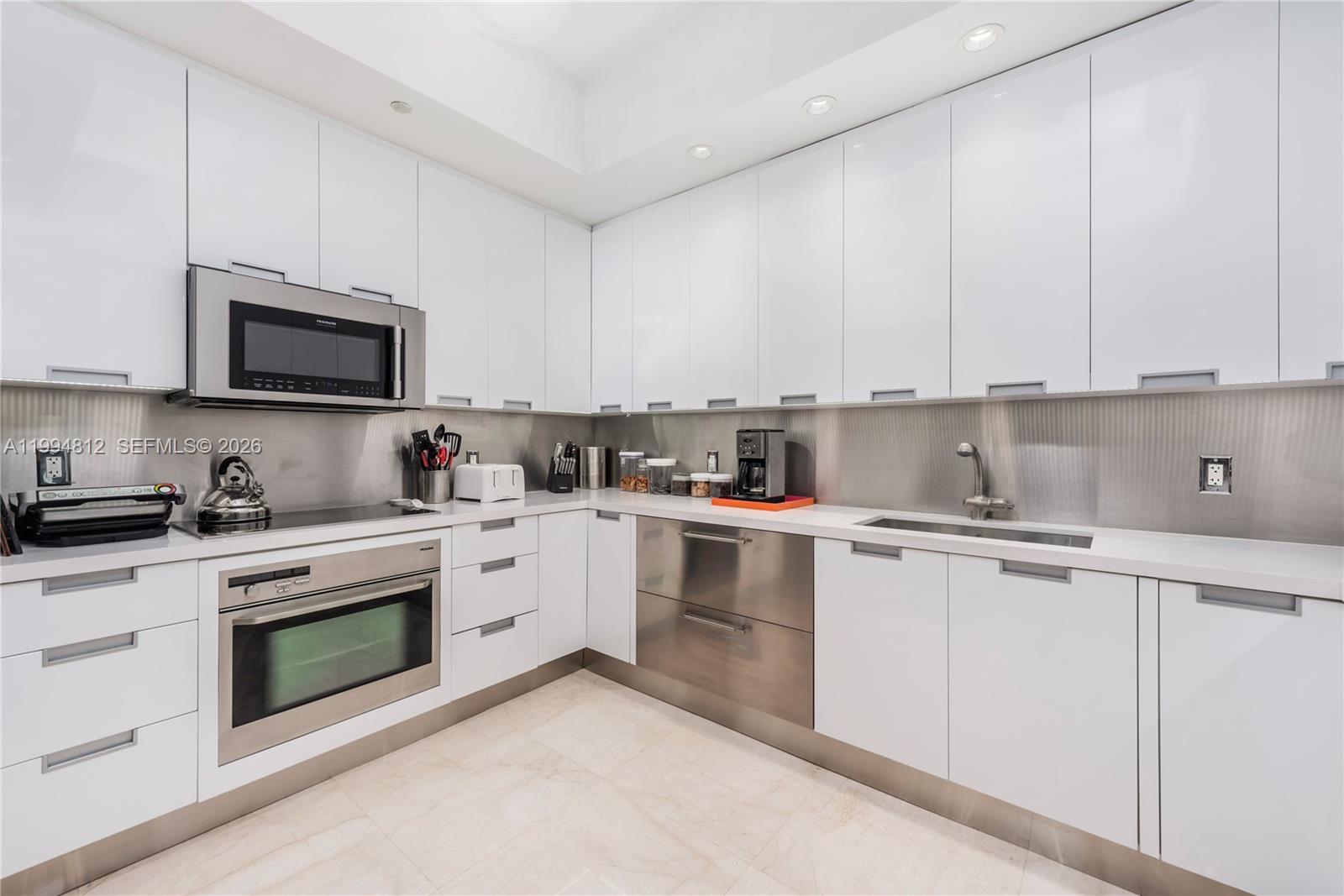 100 S Pointe Dr #610, Miami Beach FL 33139
