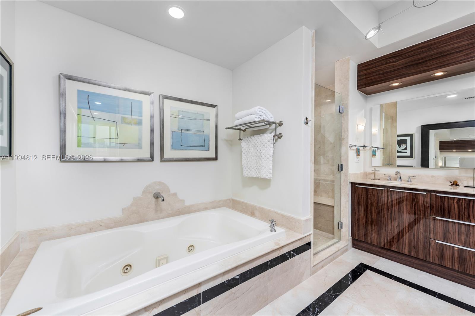 100 S Pointe Dr #610, Miami Beach FL 33139