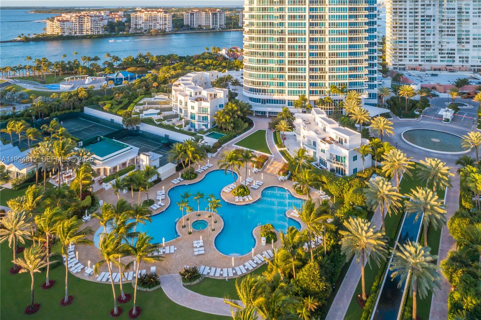 100 S Pointe Dr #610, Miami Beach FL 33139