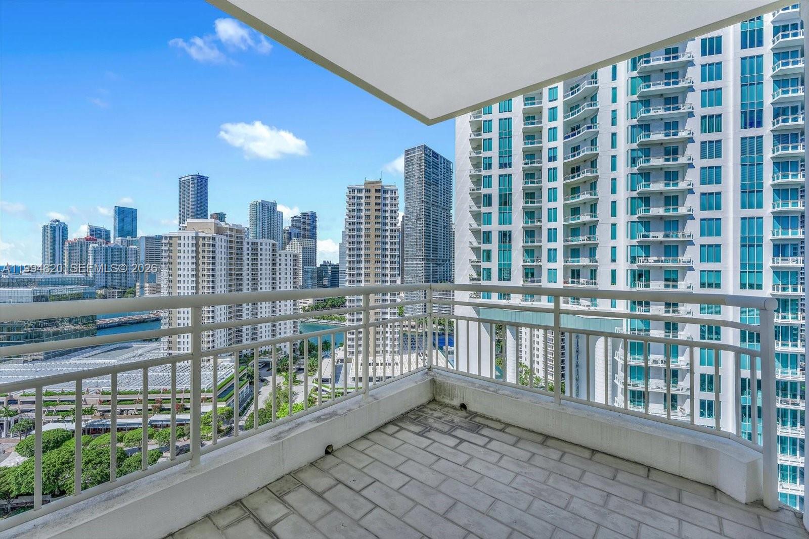 888 Brickell Key Dr #2201, Miami FL 33131