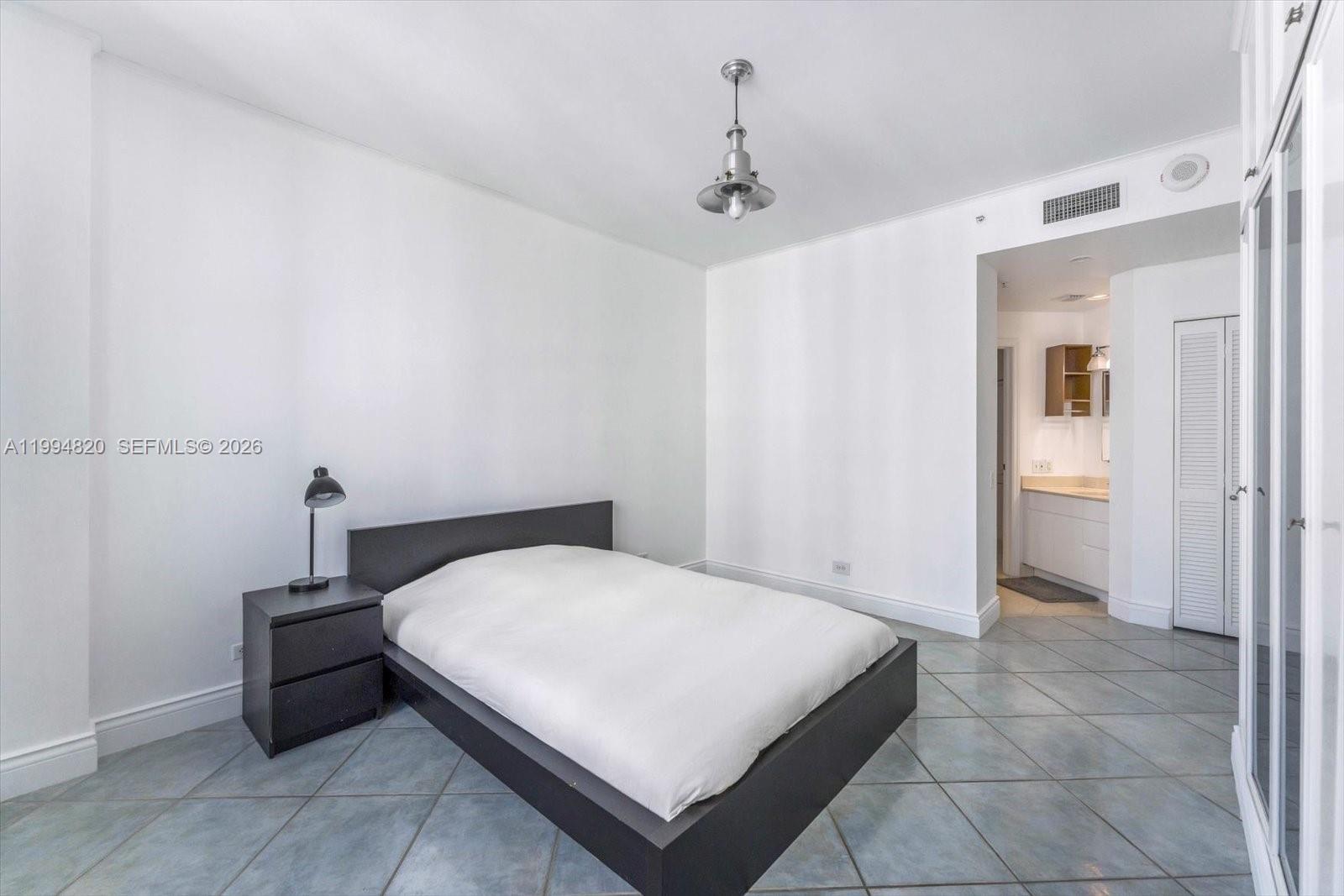 888 Brickell Key Dr #2201, Miami FL 33131