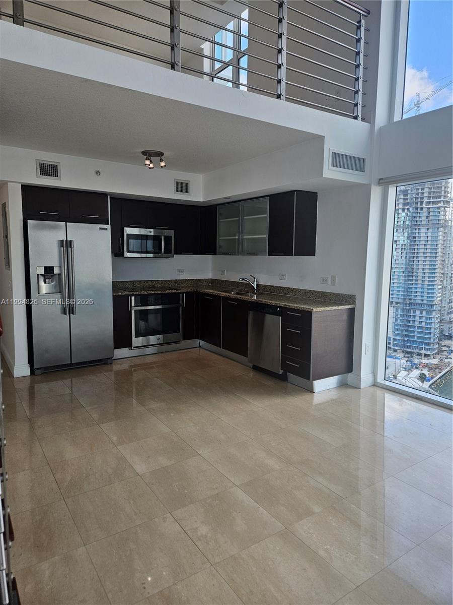 41 SE 5th St #1517, Miami FL 33131