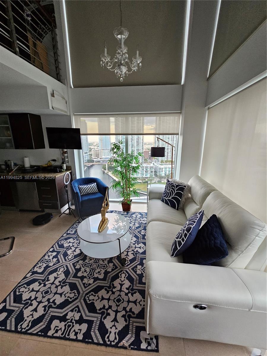 41 SE 5th St #1517, Miami FL 33131