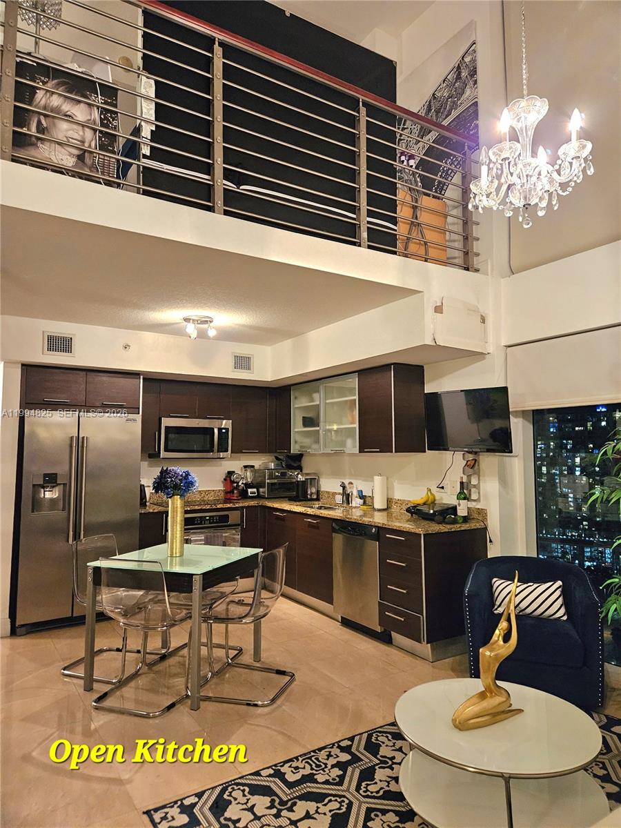 41 SE 5th St #1517, Miami FL 33131