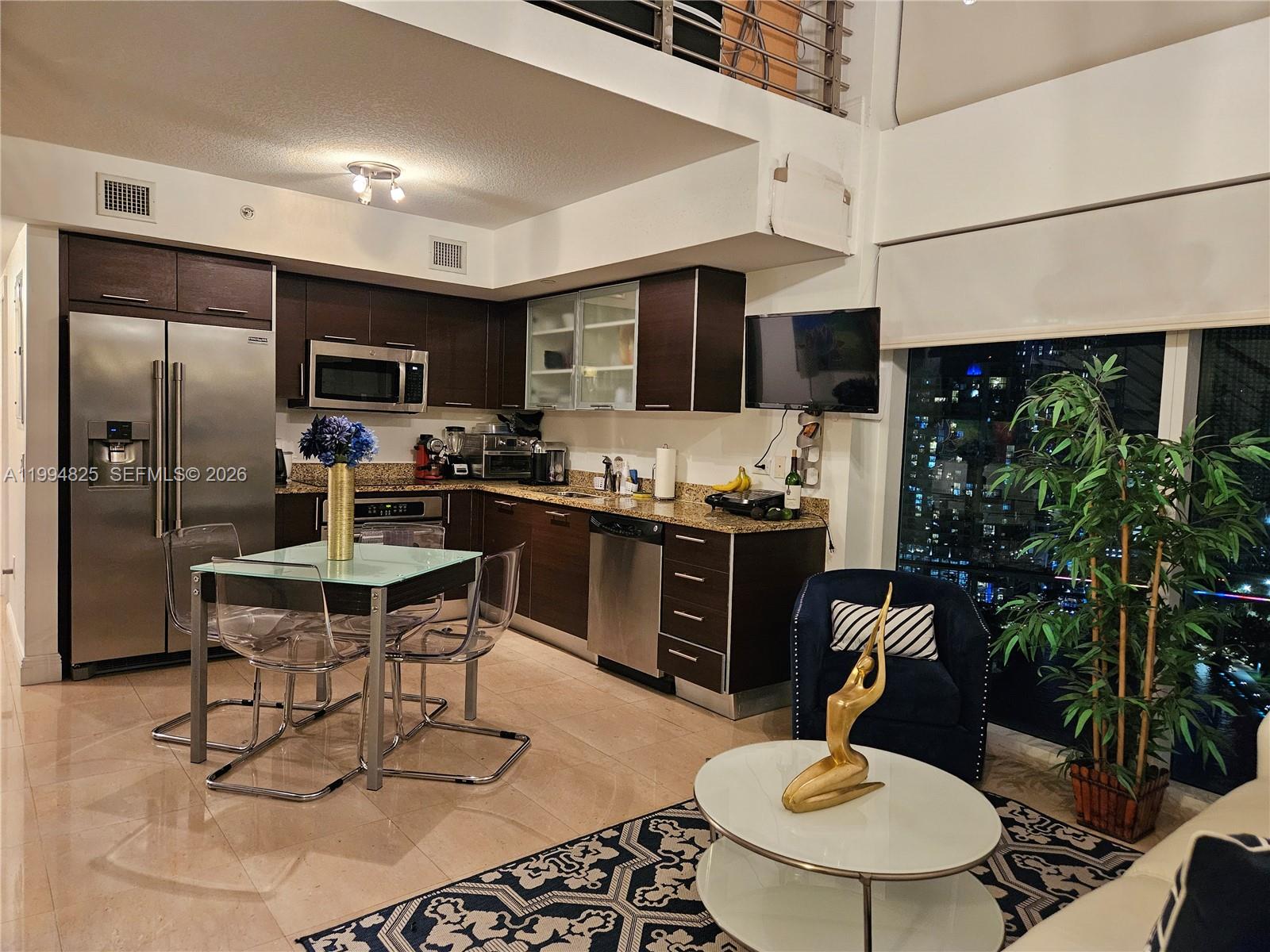 41 SE 5th St #1517, Miami FL 33131
