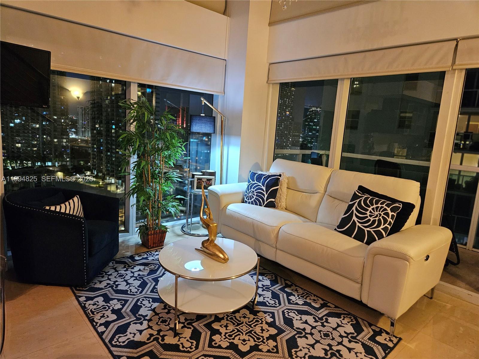 41 SE 5th St #1517, Miami FL 33131