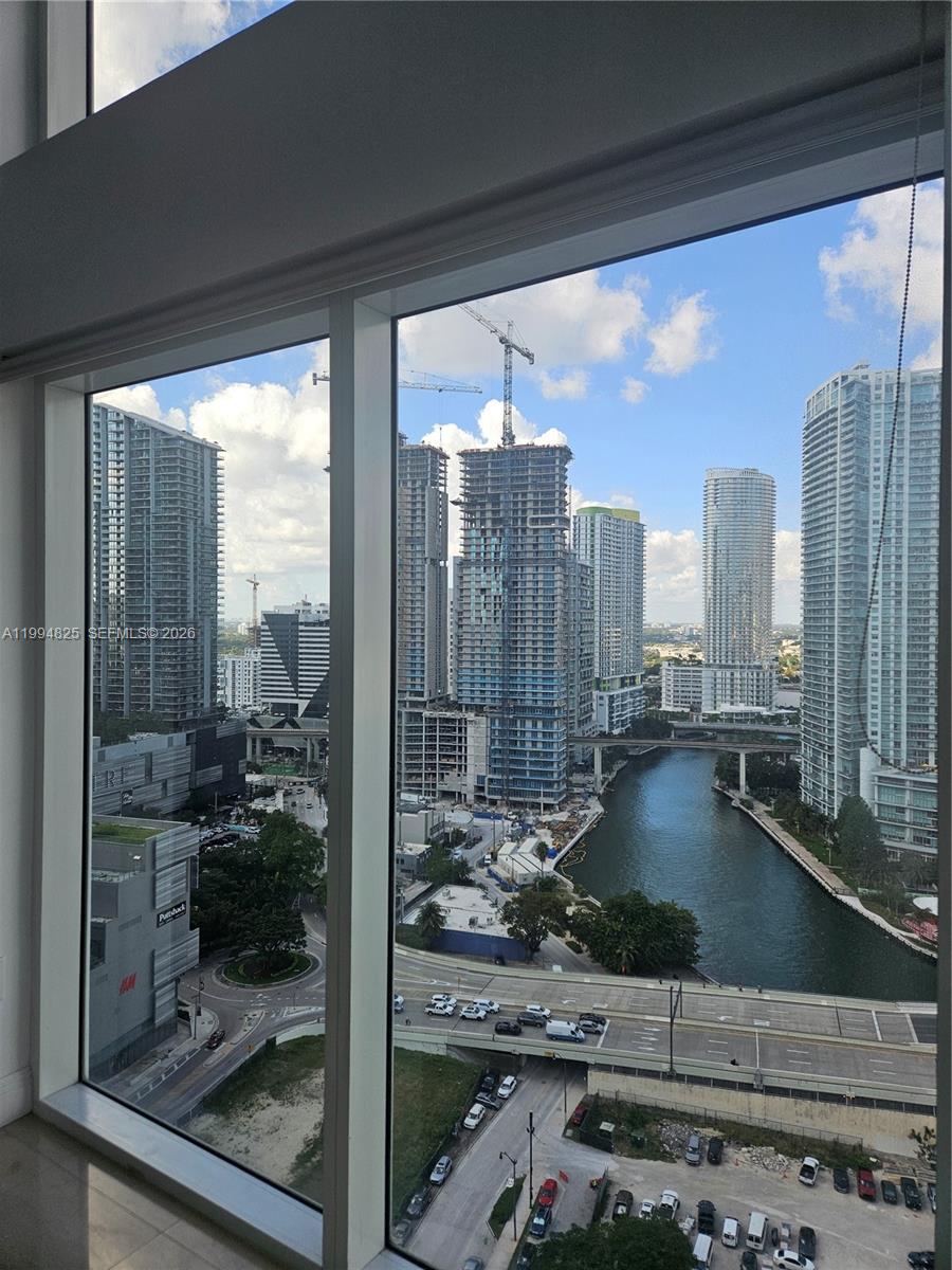 41 SE 5th St #1517, Miami FL 33131