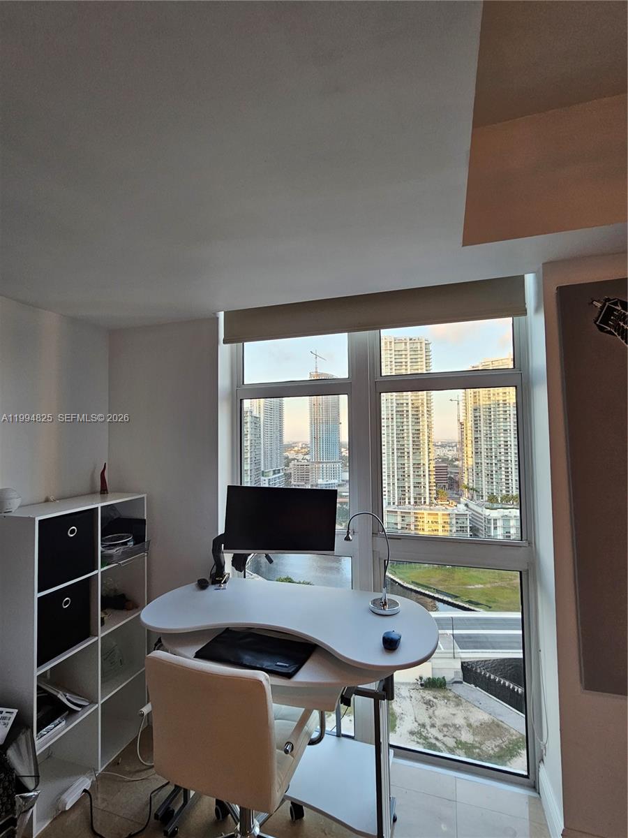 41 SE 5th St #1517, Miami FL 33131