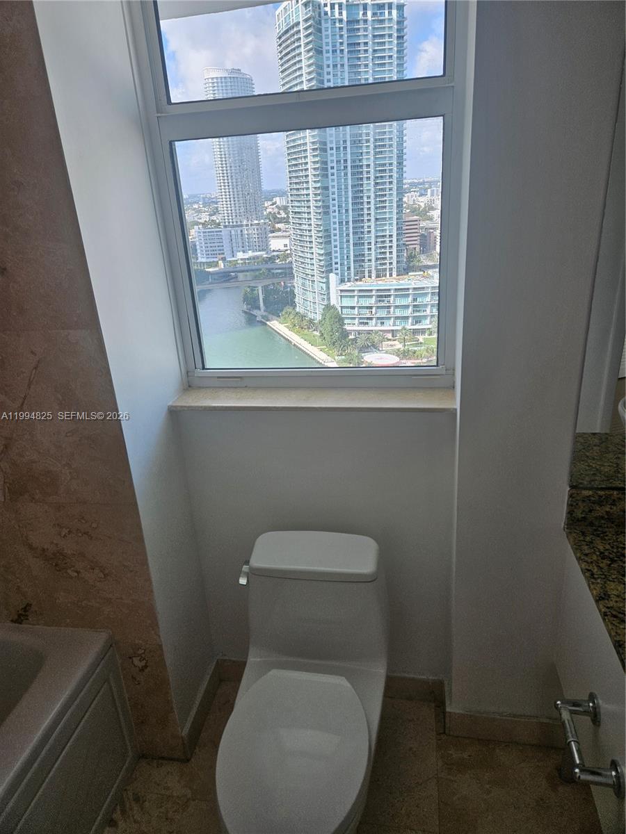 41 SE 5th St #1517, Miami FL 33131