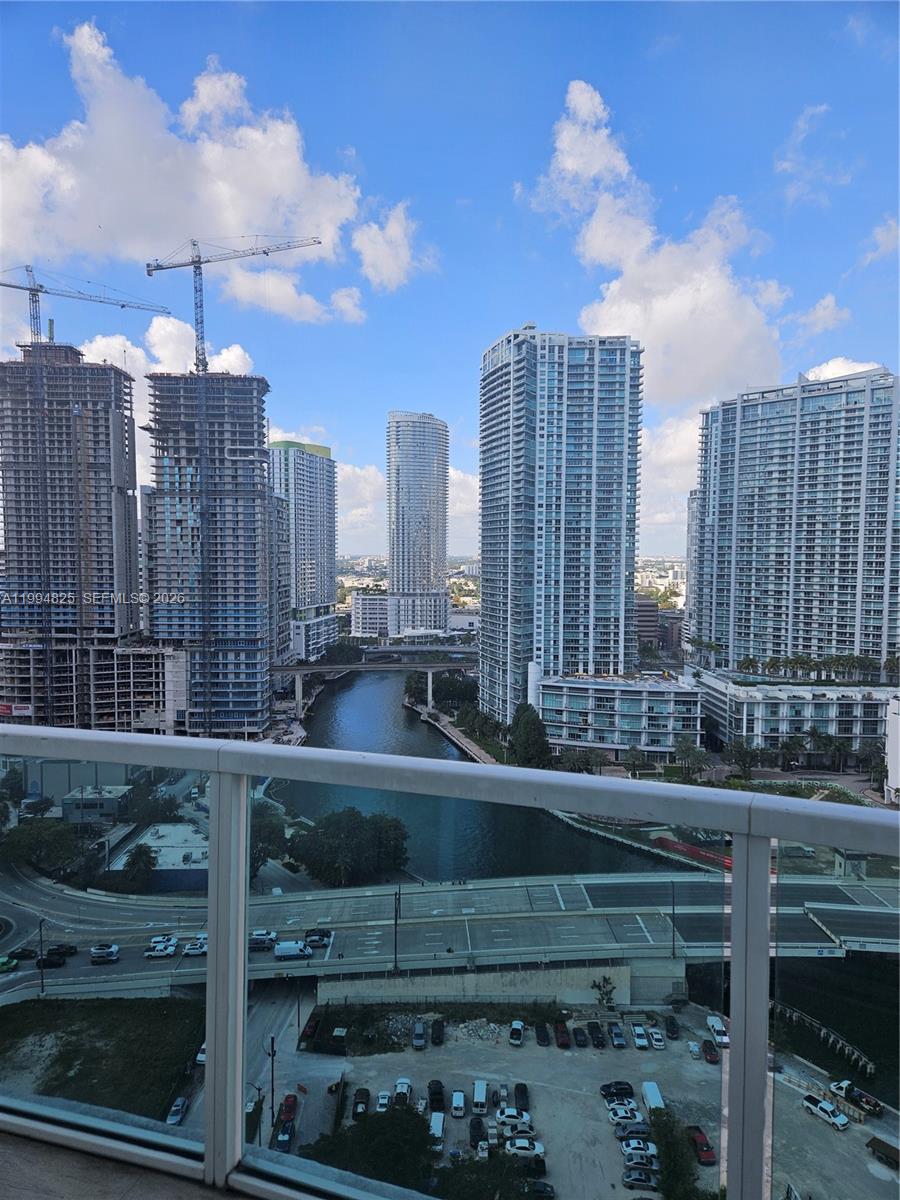 41 SE 5th St #1517, Miami FL 33131