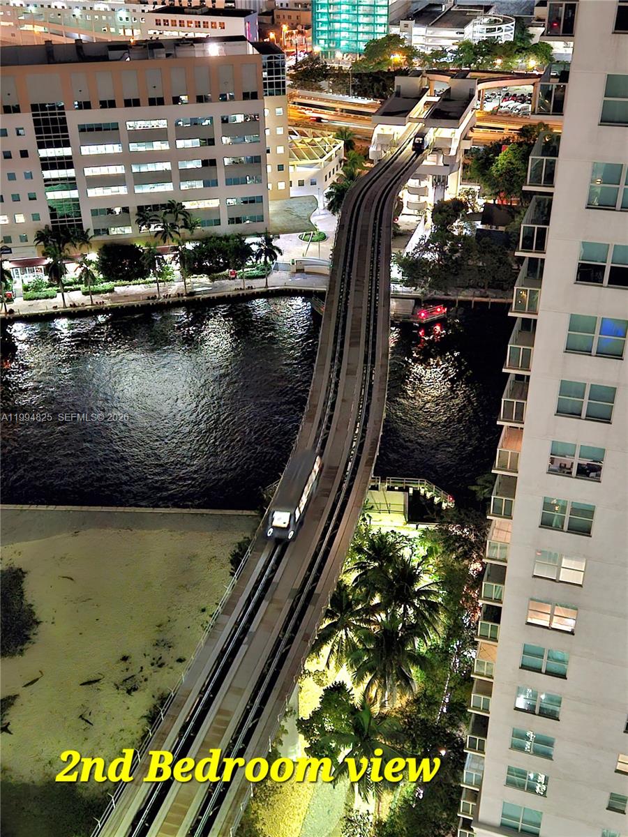 41 SE 5th St #1517, Miami FL 33131