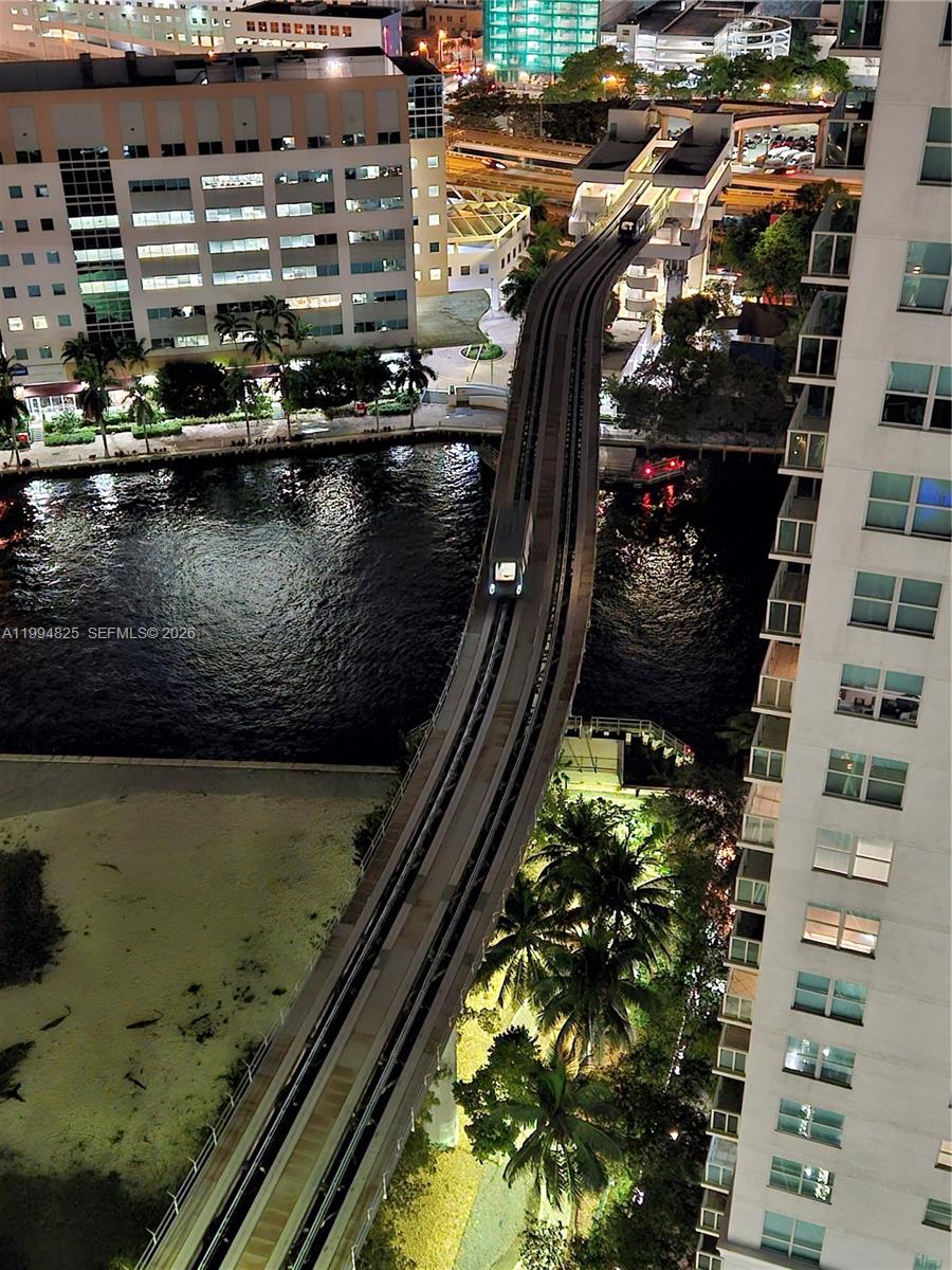 41 SE 5th St #1517, Miami FL 33131