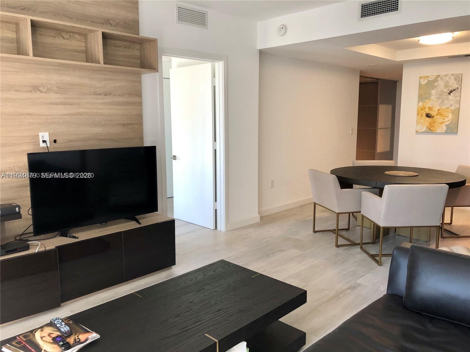 45 SW 9th St #2004, Miami FL 33130