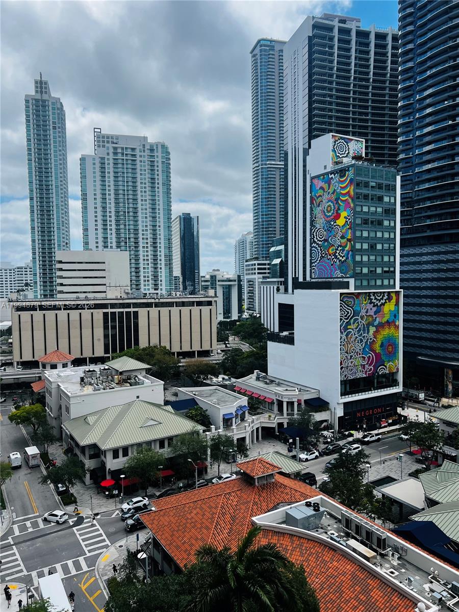 45 SW 9th St #2004, Miami FL 33130