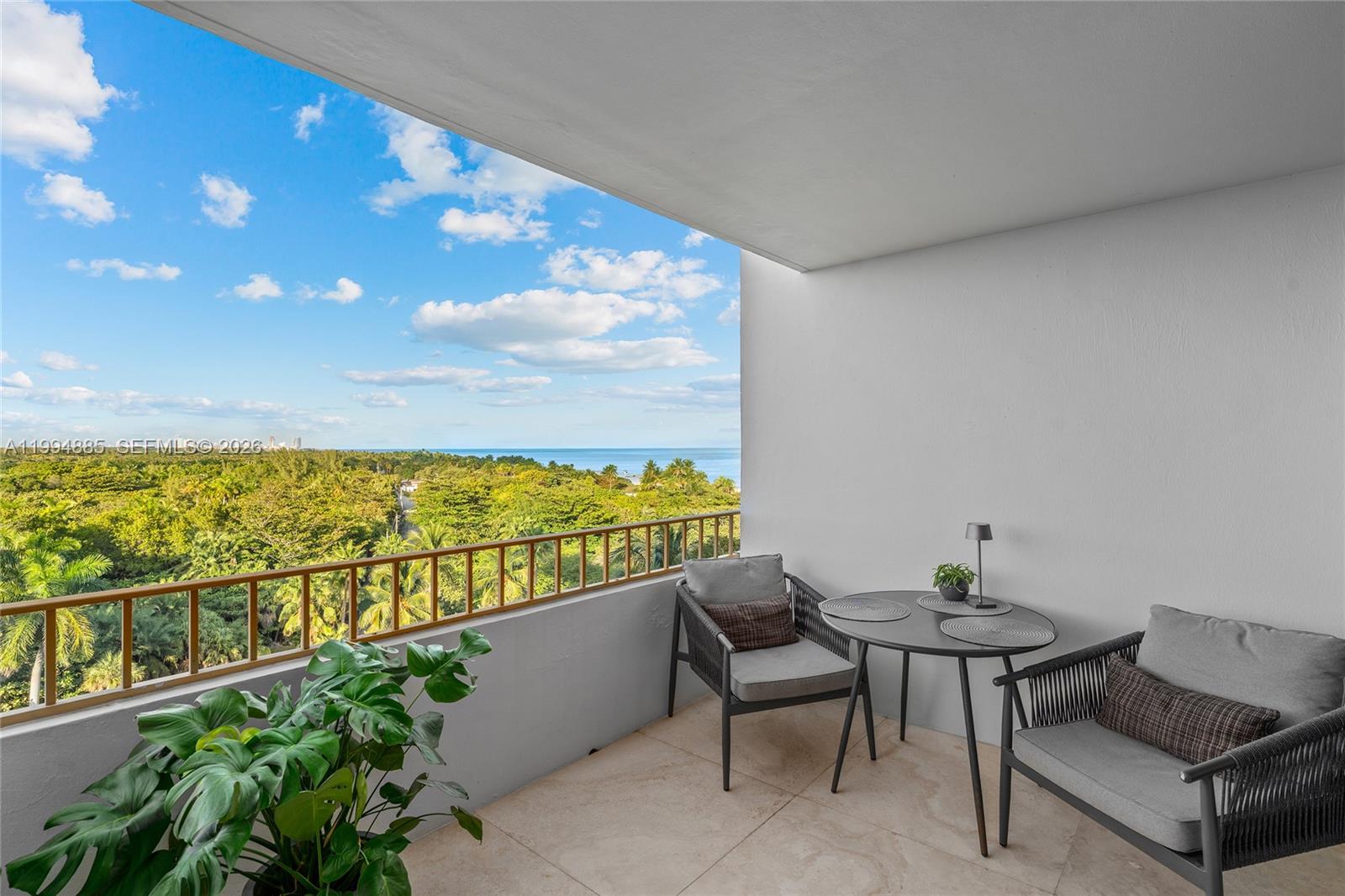 177 Ocean Lane Dr #812, Key Biscayne FL 33149