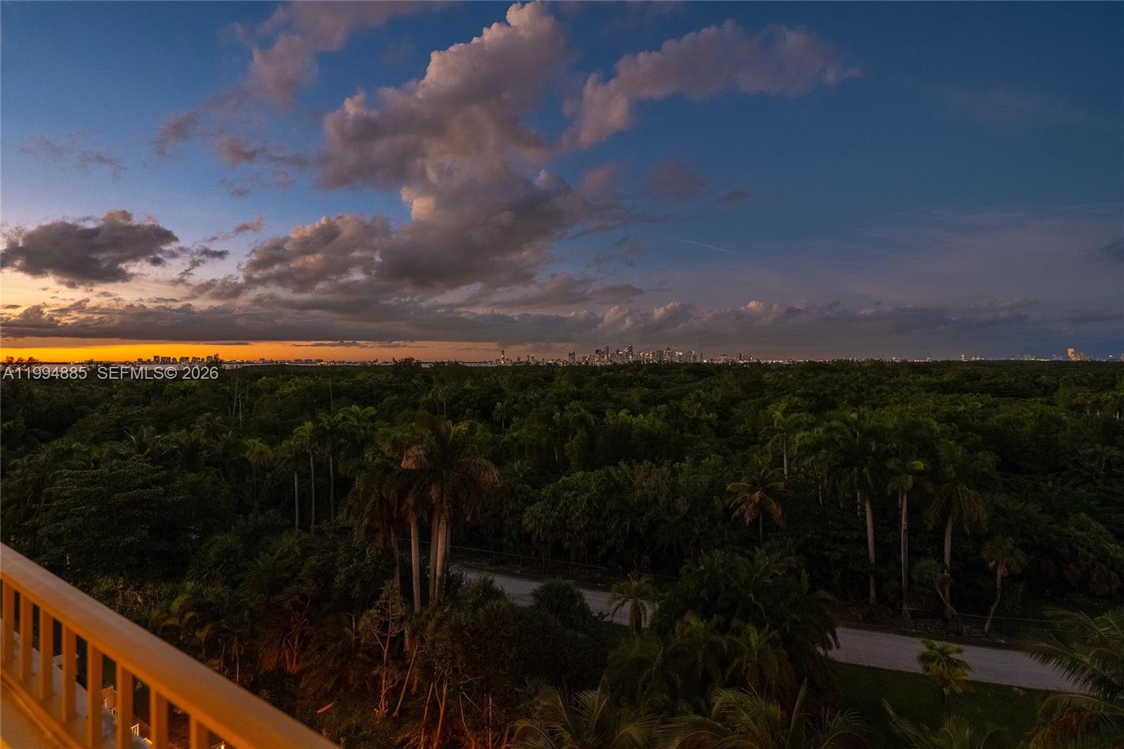 177 Ocean Lane Dr #812, Key Biscayne FL 33149